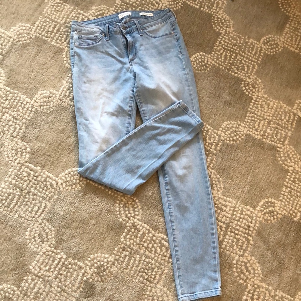 Jessica Simpson kiss me skinny jeans size 29